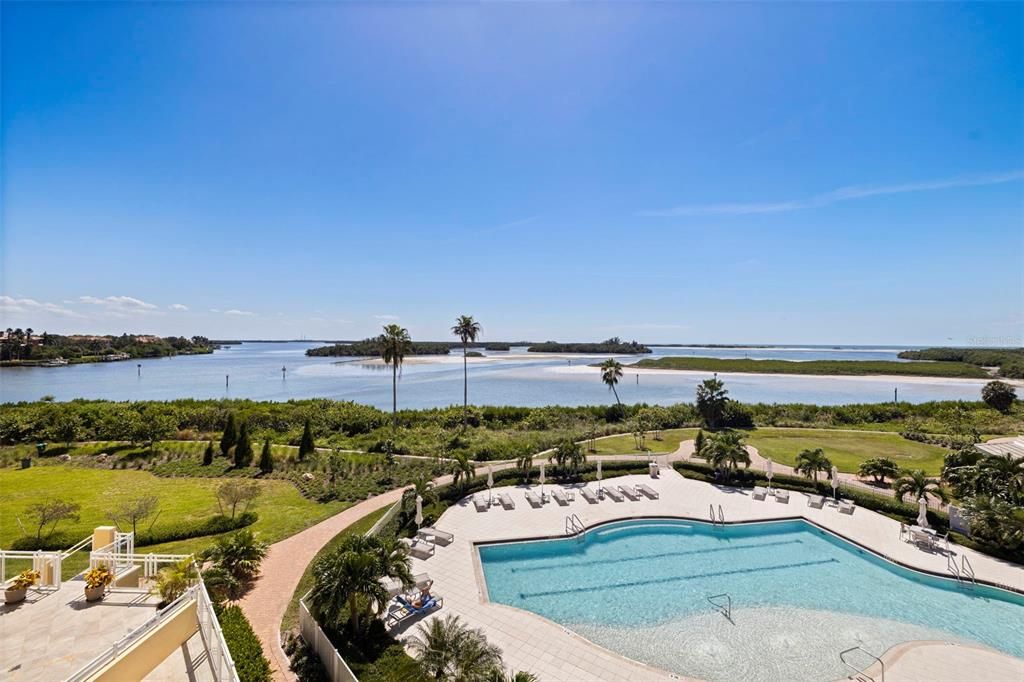For Sale: $3,150,000 (3 beds, 3 baths, 2721 Square Feet)