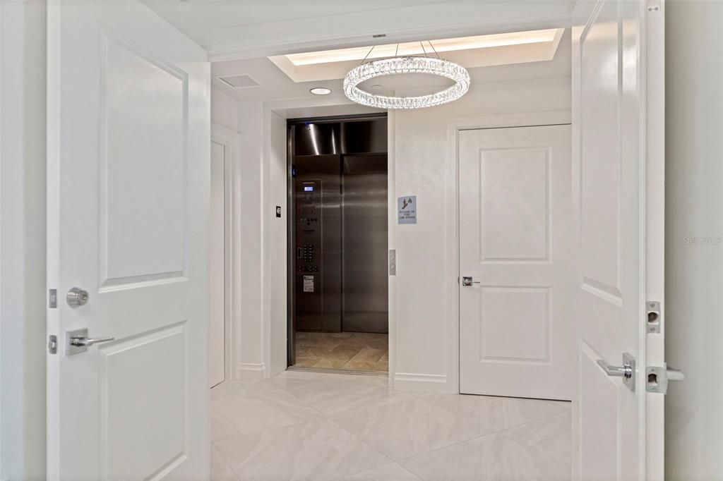 For Sale: $3,150,000 (3 beds, 3 baths, 2721 Square Feet)