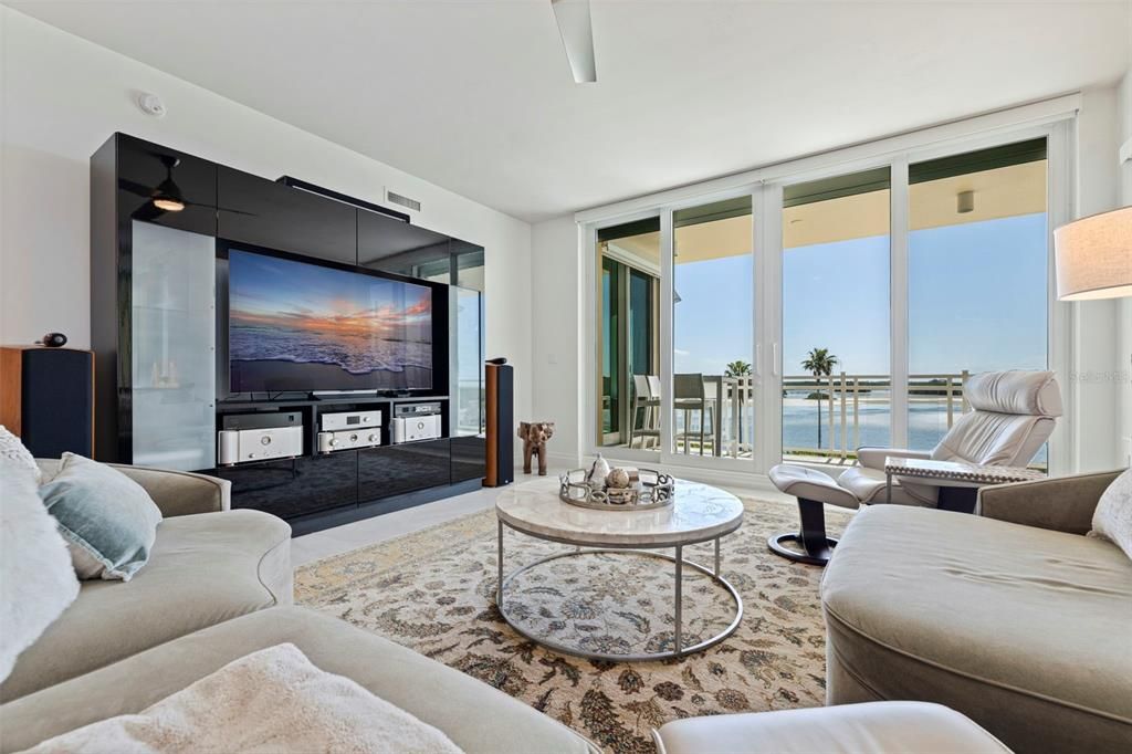 For Sale: $3,150,000 (3 beds, 3 baths, 2721 Square Feet)