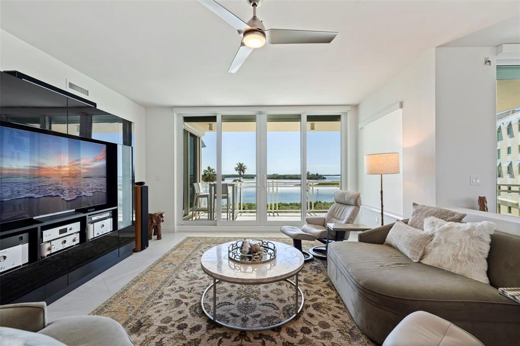 For Sale: $3,150,000 (3 beds, 3 baths, 2721 Square Feet)
