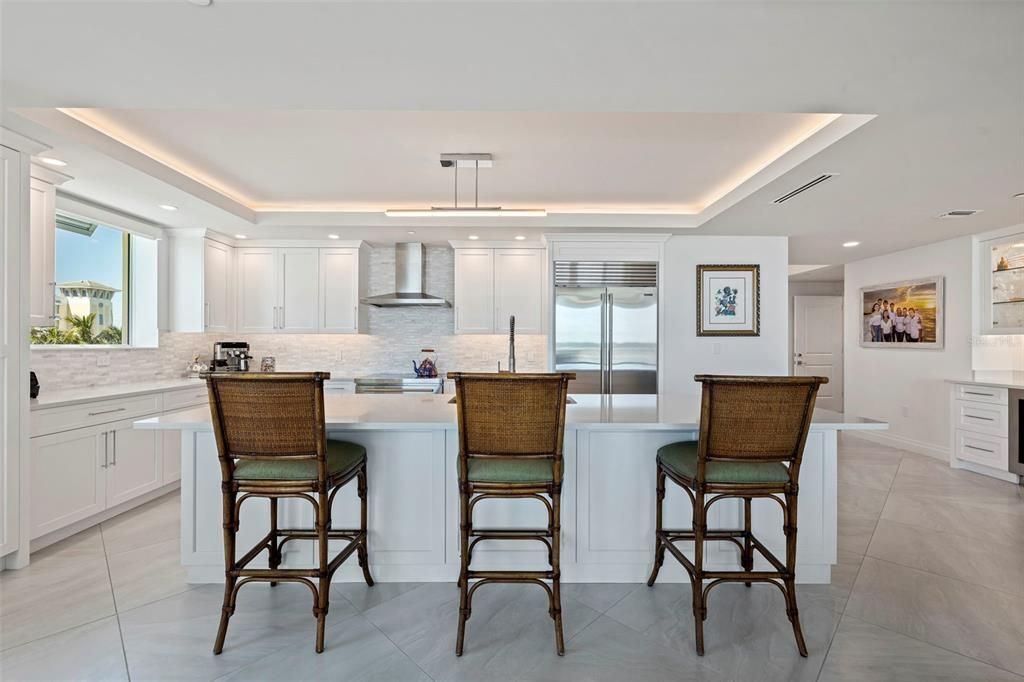 For Sale: $3,150,000 (3 beds, 3 baths, 2721 Square Feet)
