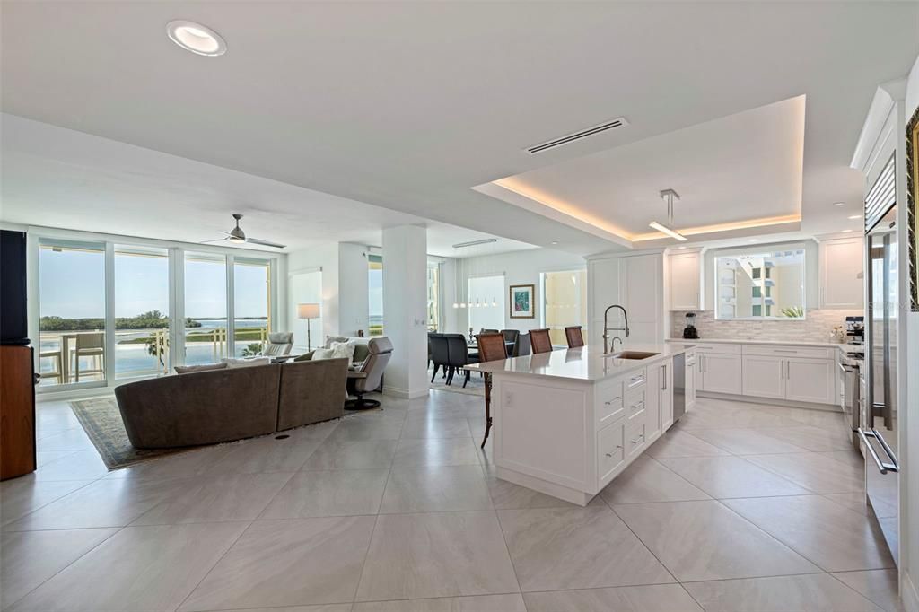 For Sale: $3,150,000 (3 beds, 3 baths, 2721 Square Feet)