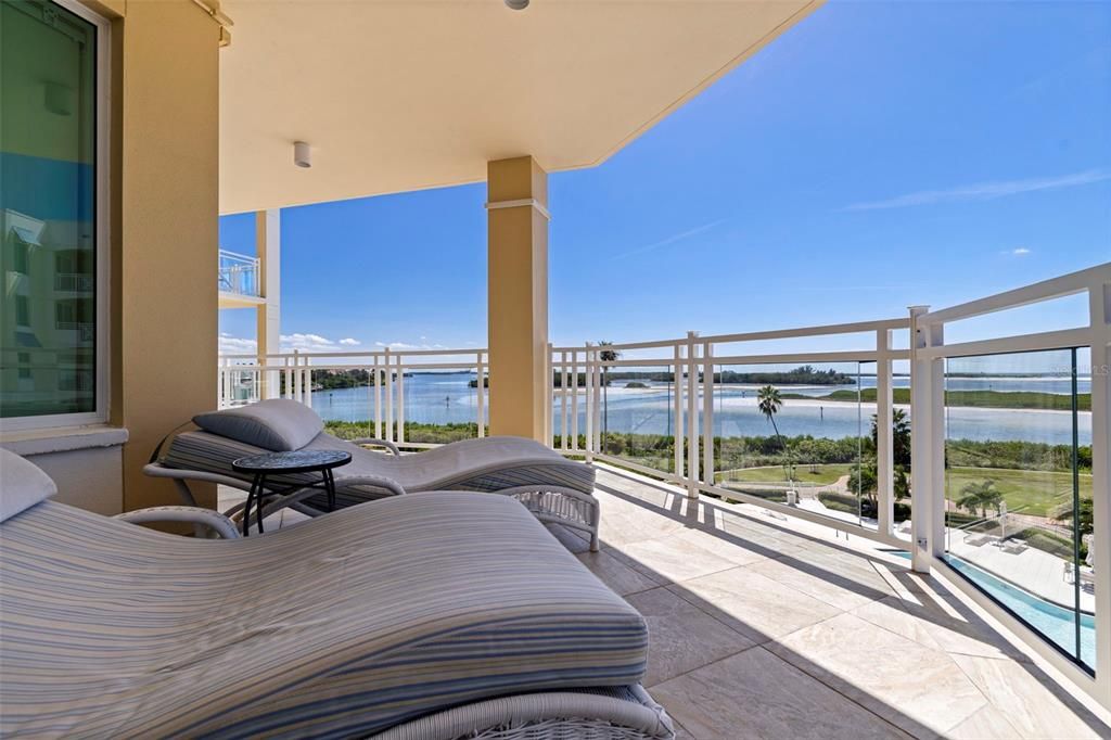For Sale: $3,150,000 (3 beds, 3 baths, 2721 Square Feet)