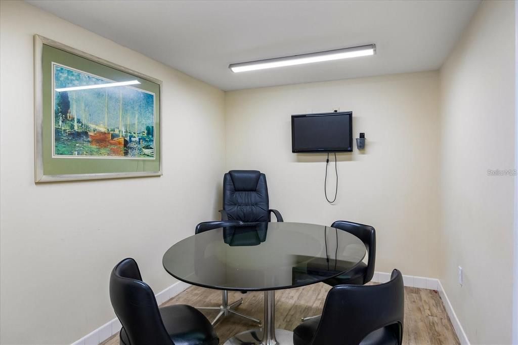 For Rent: $2,900 (2 beds, 2 baths, 1700 Square Feet)
