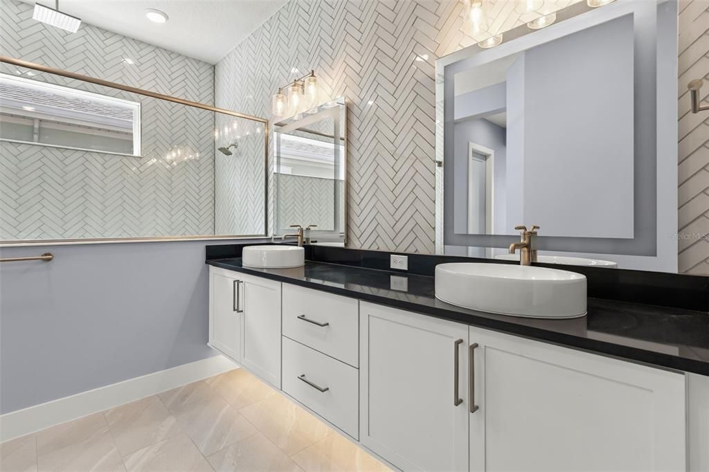For Sale: $1,390,000 (5 beds, 4 baths, 3846 Square Feet)