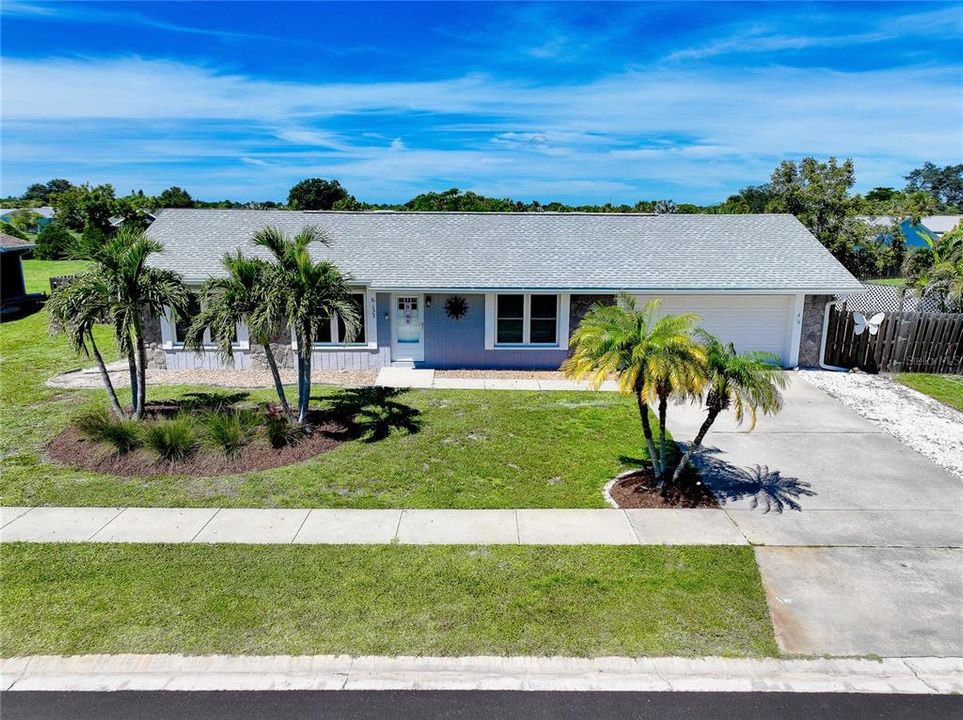 For Sale: $249,500 (2 beds, 2 baths, 1245 Square Feet)