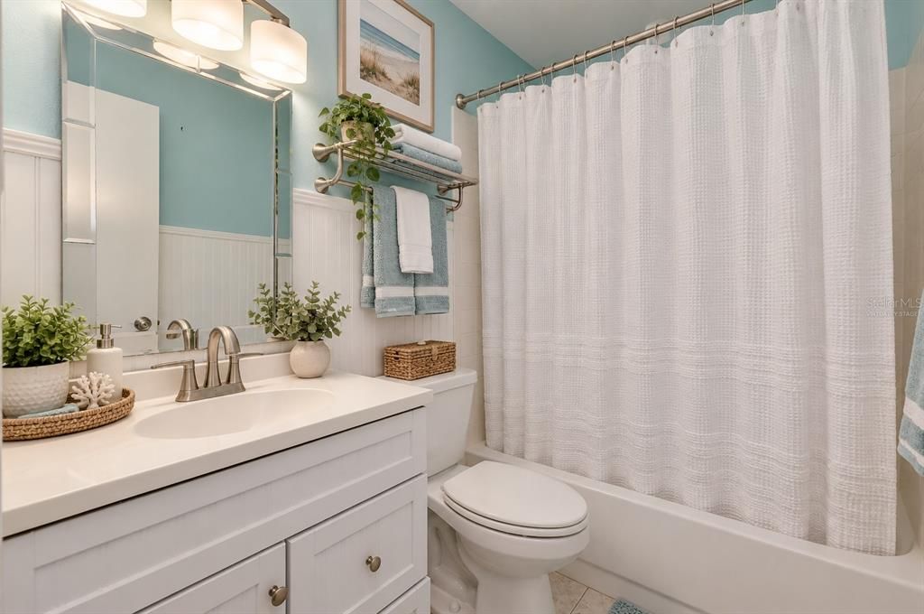 For Sale: $249,500 (2 beds, 2 baths, 1245 Square Feet)