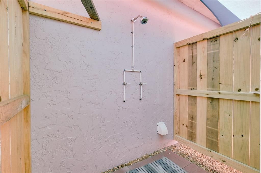 For Sale: $249,500 (2 beds, 2 baths, 1245 Square Feet)