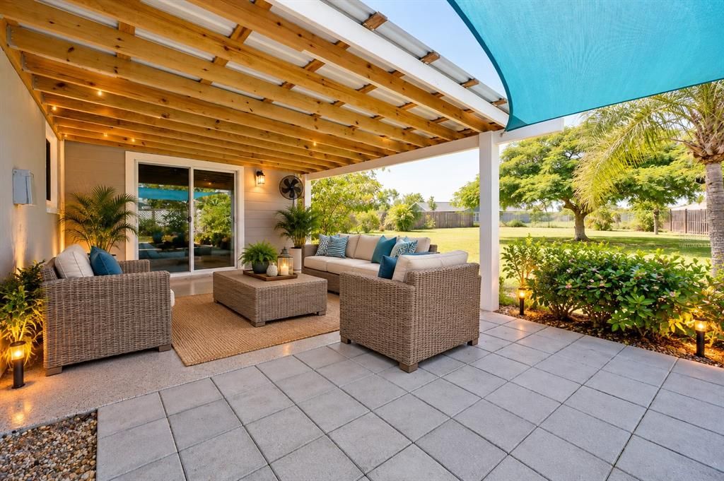 For Sale: $249,500 (2 beds, 2 baths, 1245 Square Feet)
