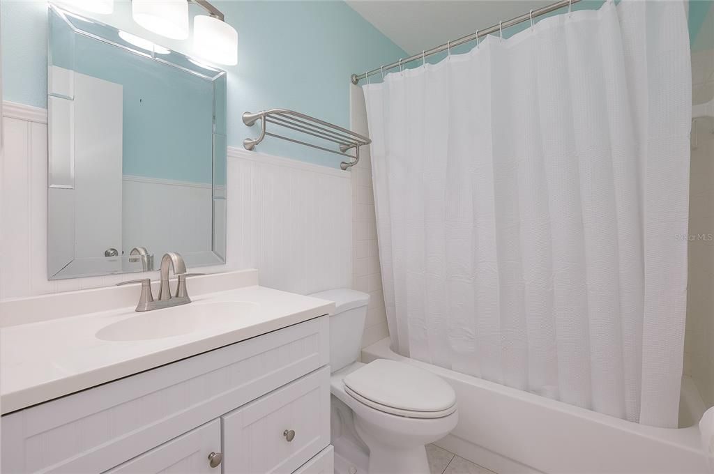 For Sale: $249,500 (2 beds, 2 baths, 1245 Square Feet)
