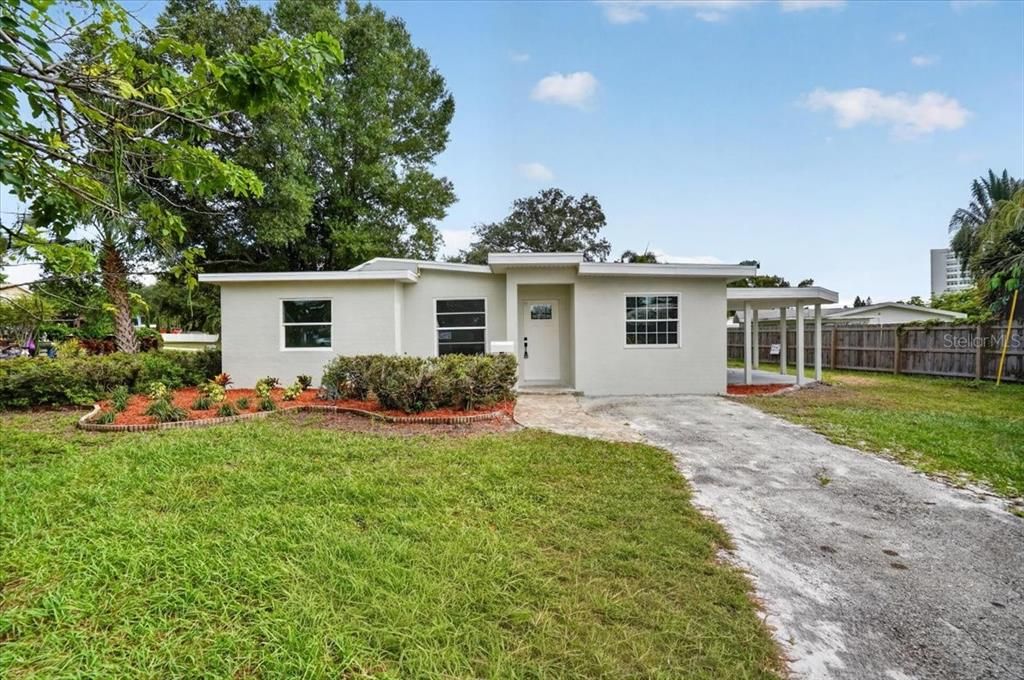For Sale: $354,900 (2 beds, 1 baths, 1031 Square Feet)