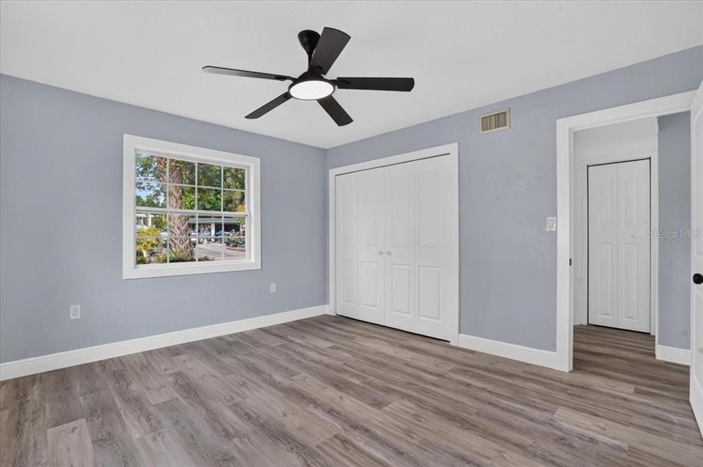 For Sale: $354,900 (2 beds, 1 baths, 1031 Square Feet)