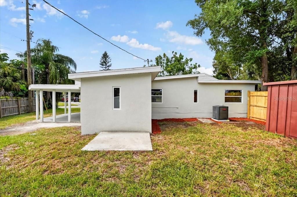 For Sale: $354,900 (2 beds, 1 baths, 1031 Square Feet)
