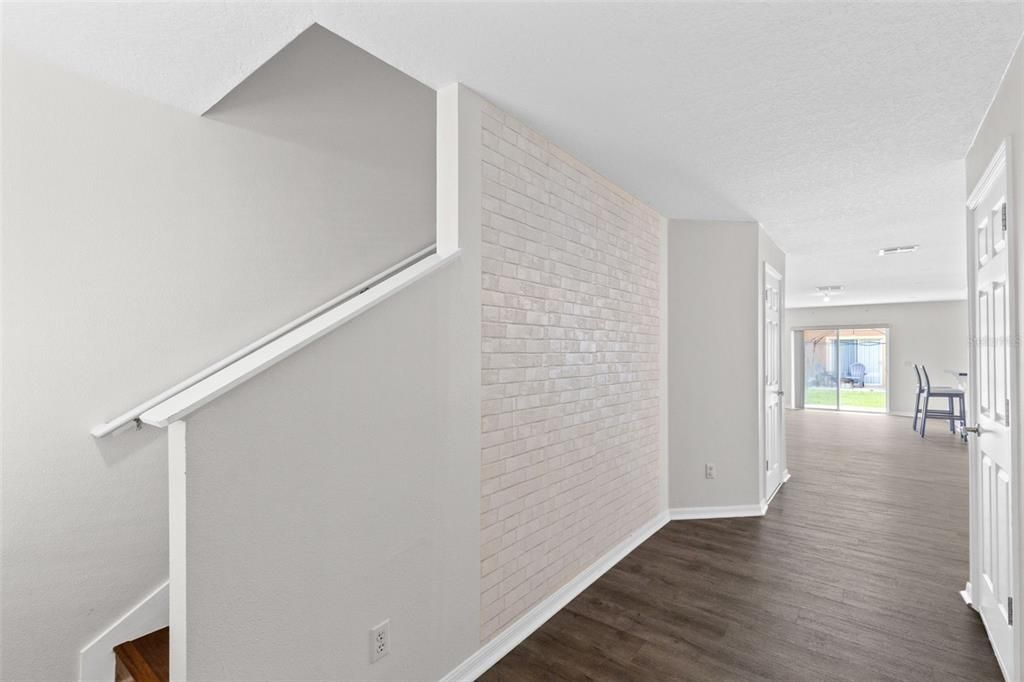 For Sale: $339,900 (3 beds, 3 baths, 1828 Square Feet)
