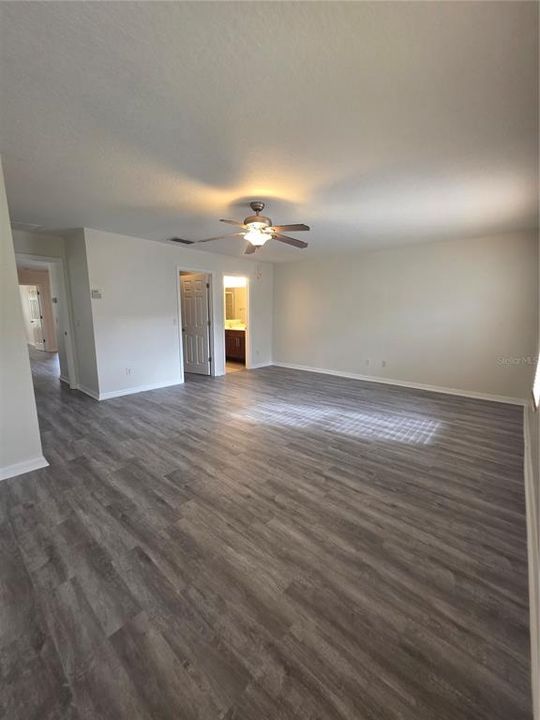 For Sale: $339,900 (3 beds, 3 baths, 1828 Square Feet)