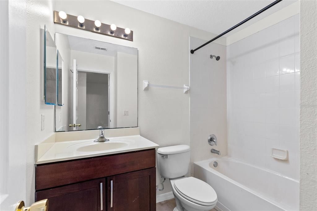 For Sale: $339,900 (3 beds, 3 baths, 1828 Square Feet)