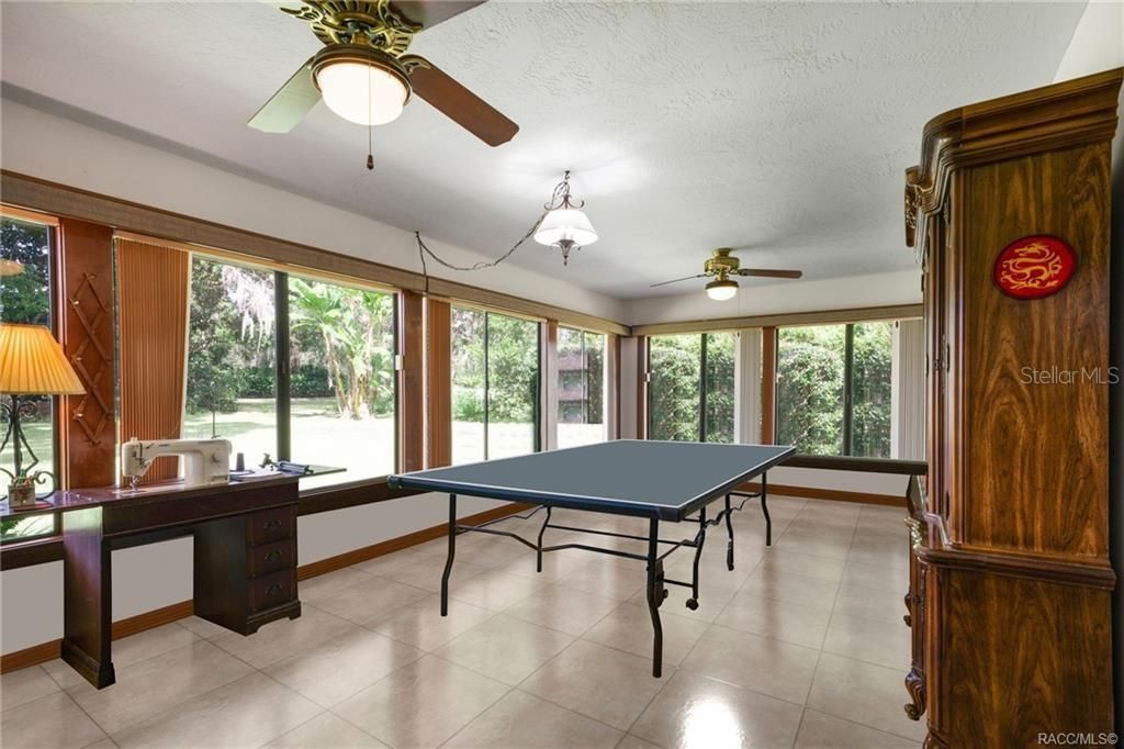 For Sale: $315,000 (2 beds, 2 baths, 2014 Square Feet)