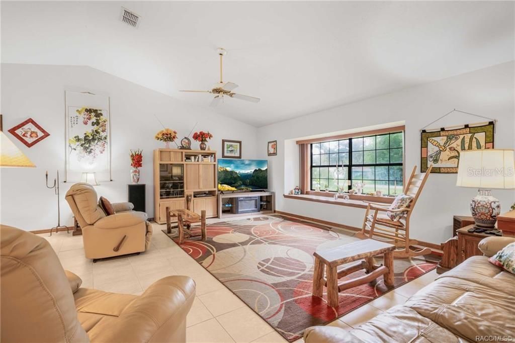 For Sale: $315,000 (2 beds, 2 baths, 2014 Square Feet)