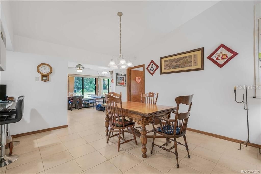 For Sale: $315,000 (2 beds, 2 baths, 2014 Square Feet)