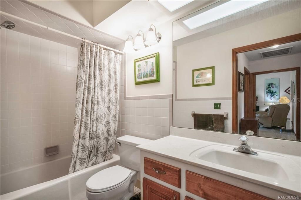 For Sale: $315,000 (2 beds, 2 baths, 2014 Square Feet)