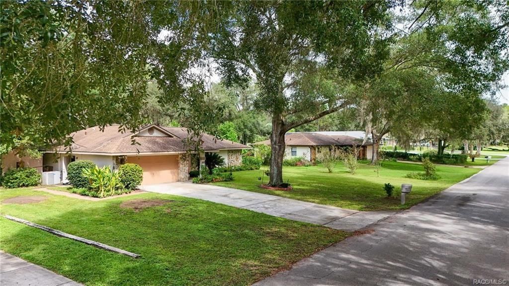 For Sale: $315,000 (2 beds, 2 baths, 2014 Square Feet)