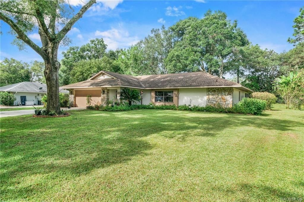 For Sale: $315,000 (2 beds, 2 baths, 2014 Square Feet)