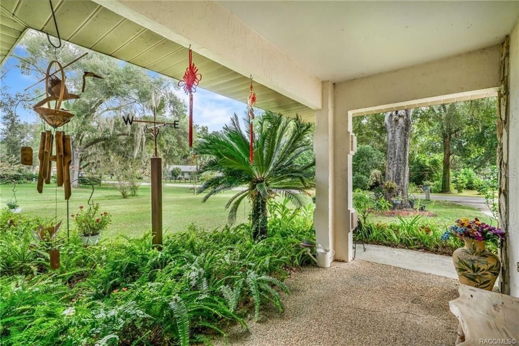 For Sale: $315,000 (2 beds, 2 baths, 2014 Square Feet)