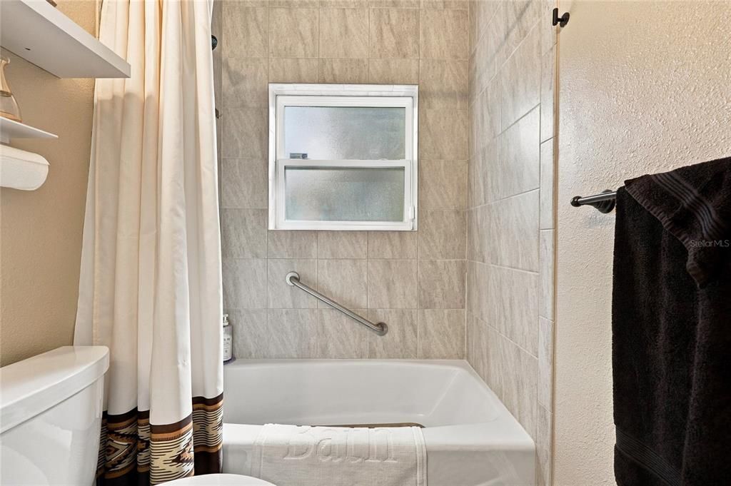 На продажу: $479,900 (3 спален, 2 ванн, 1465 Квадратных фут)
