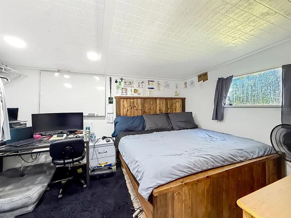 For Sale: $498,000 (2 beds, 1 baths, 644 Square Feet)