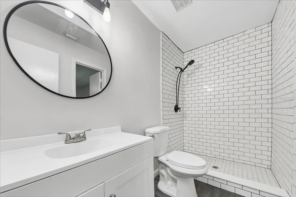 На продажу: $299,900 (3 спален, 2 ванн, 1394 Квадратных фут)