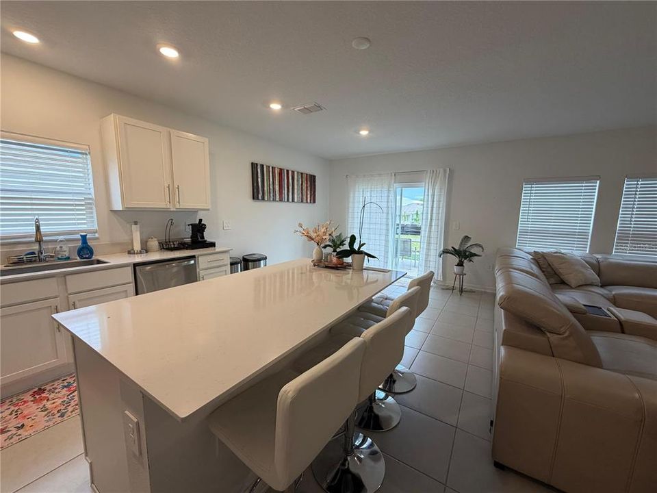 For Rent: $2,750 (4 beds, 2 baths, 1860 Square Feet)