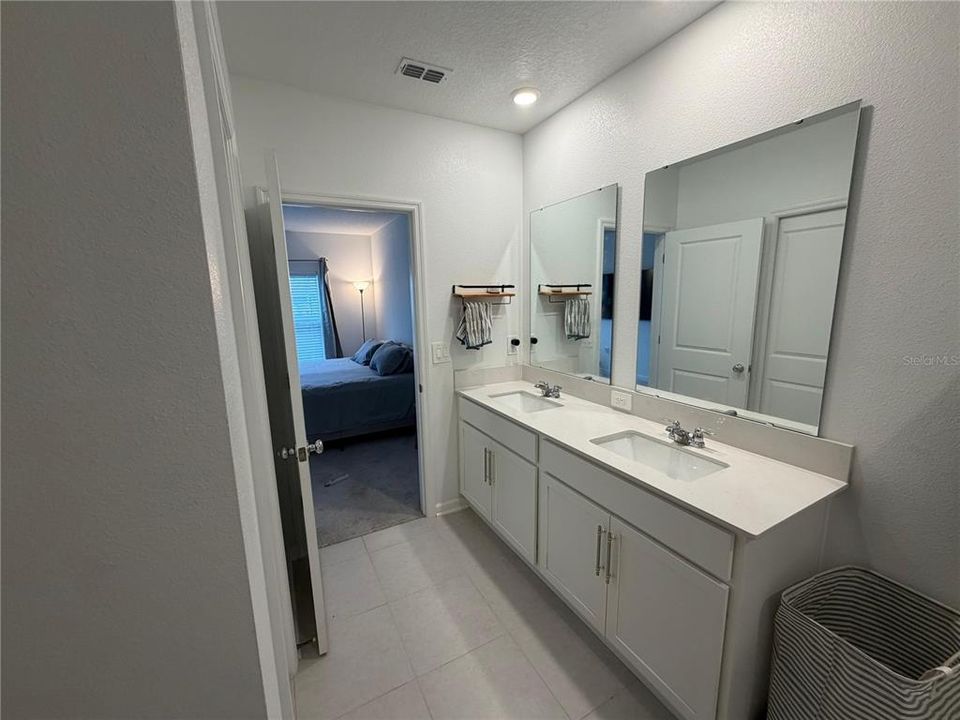 For Rent: $2,750 (4 beds, 2 baths, 1860 Square Feet)