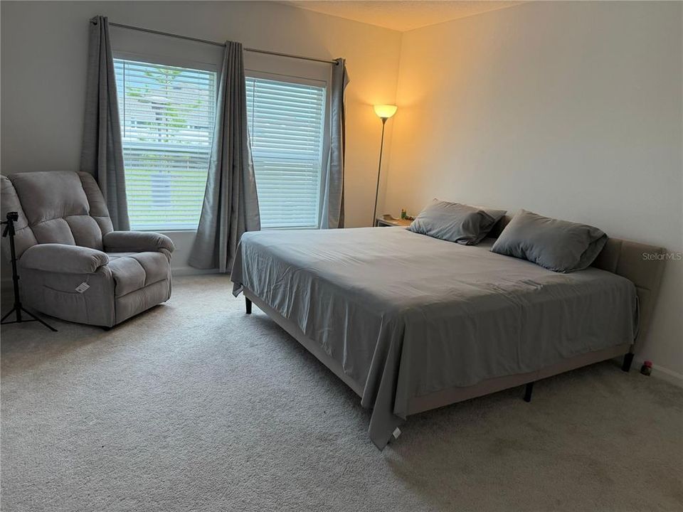For Rent: $2,750 (4 beds, 2 baths, 1860 Square Feet)