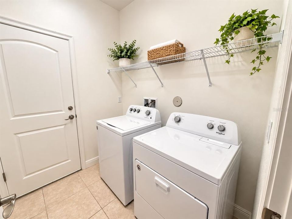 For Rent: $2,750 (4 beds, 2 baths, 1896 Square Feet)