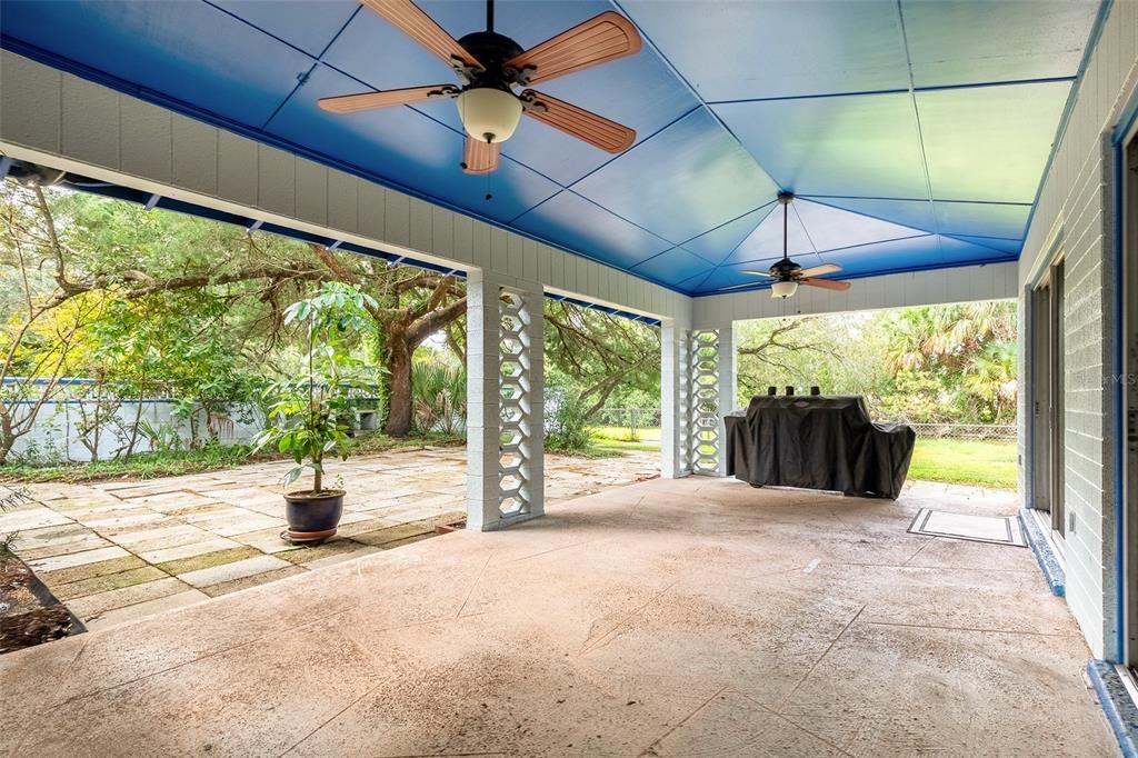 For Sale: $420,000 (3 beds, 2 baths, 1838 Square Feet)