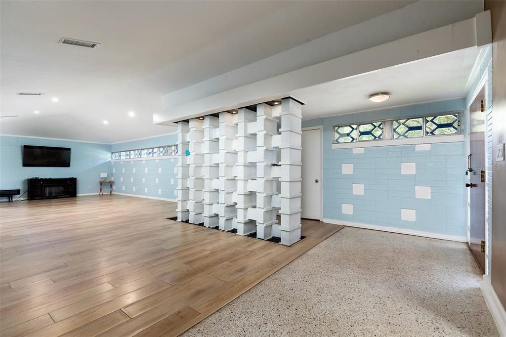 For Sale: $420,000 (3 beds, 2 baths, 1838 Square Feet)