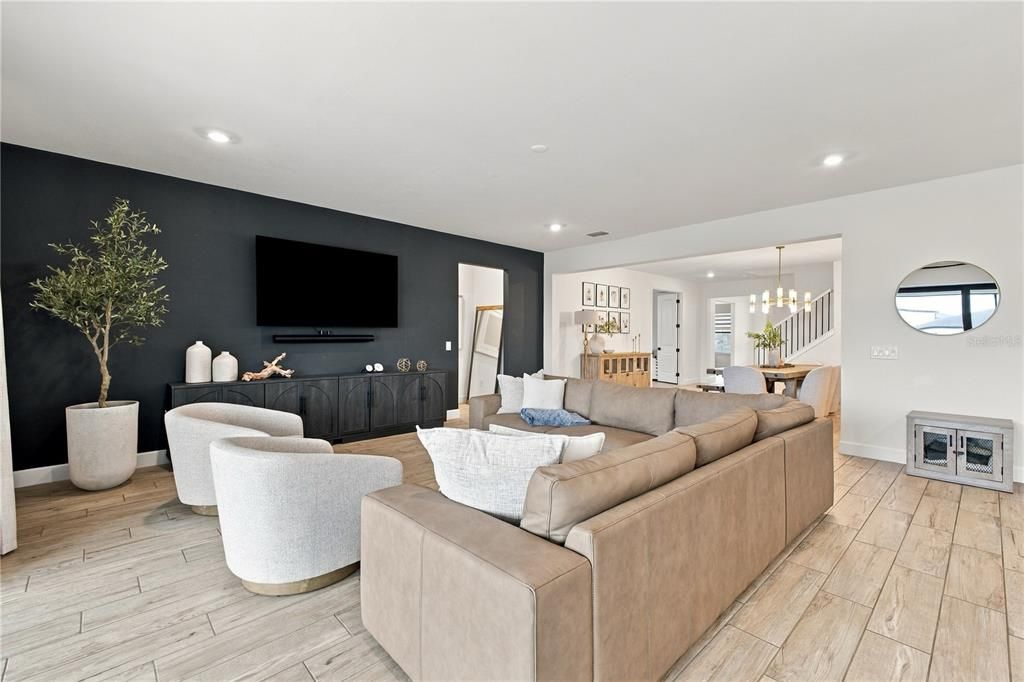 For Sale: $1,399,000 (5 beds, 5 baths, 4289 Square Feet)