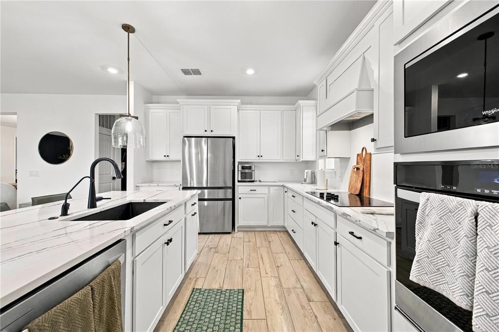 For Sale: $1,399,000 (5 beds, 5 baths, 4289 Square Feet)