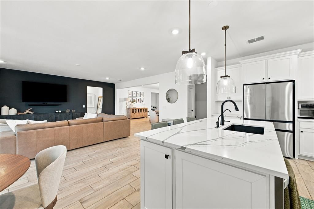 For Sale: $1,399,000 (5 beds, 5 baths, 4289 Square Feet)
