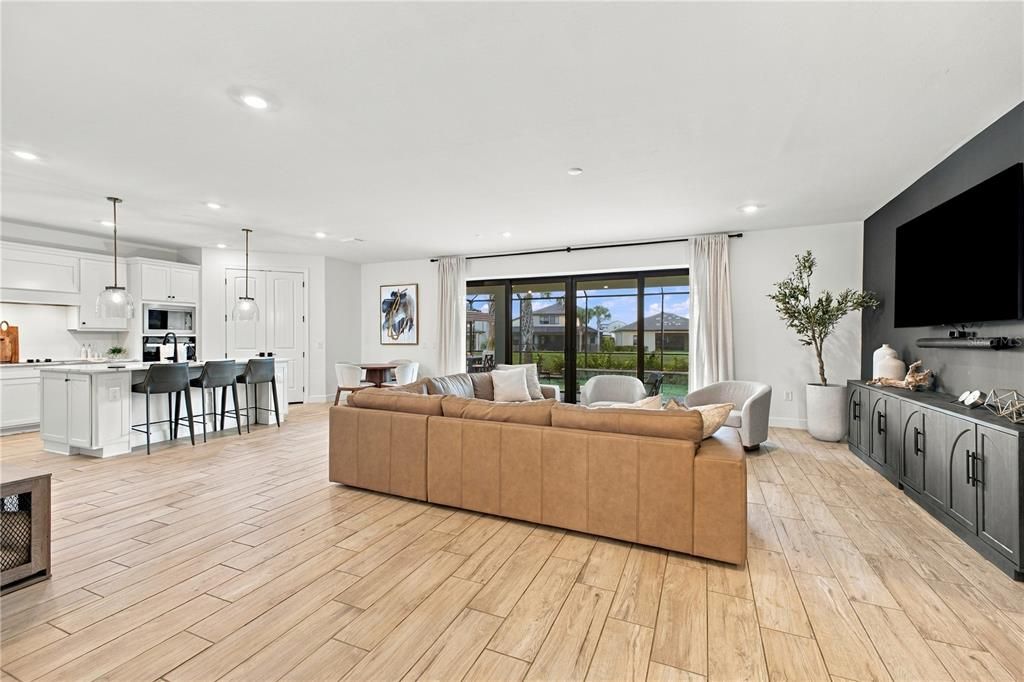 For Sale: $1,399,000 (5 beds, 5 baths, 4289 Square Feet)