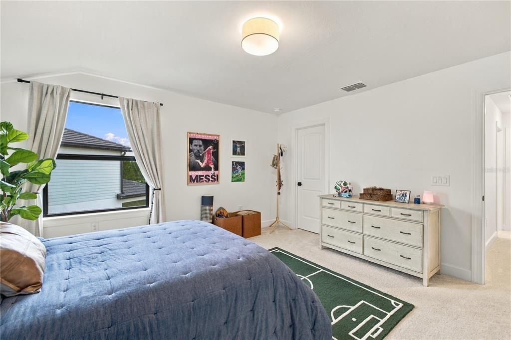 For Sale: $1,399,000 (5 beds, 5 baths, 4289 Square Feet)
