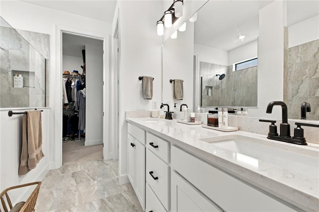 For Sale: $1,399,000 (5 beds, 5 baths, 4289 Square Feet)