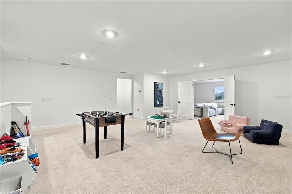 For Sale: $1,399,000 (5 beds, 5 baths, 4289 Square Feet)