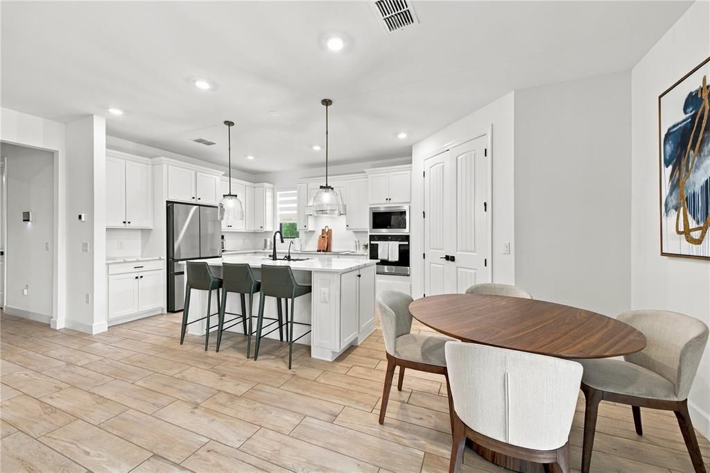 For Sale: $1,399,000 (5 beds, 5 baths, 4289 Square Feet)