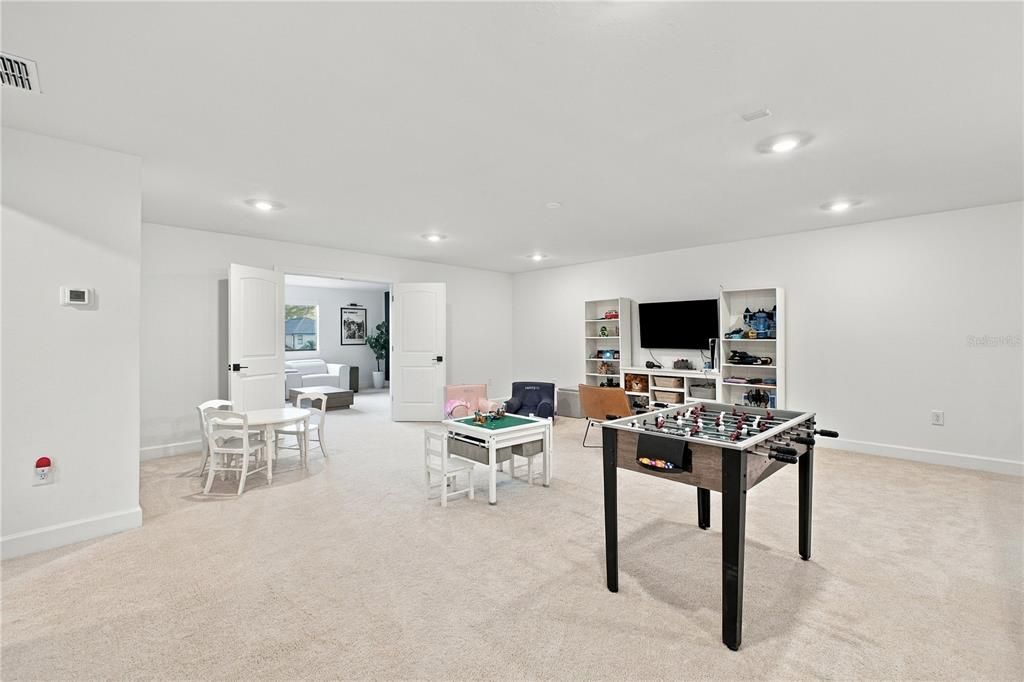 For Sale: $1,399,000 (5 beds, 5 baths, 4289 Square Feet)