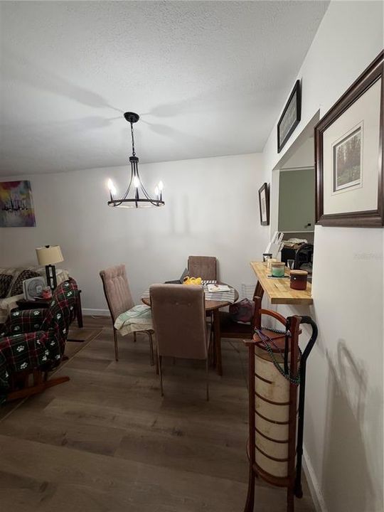 For Sale: $124,500 (1 beds, 1 baths, 646 Square Feet)