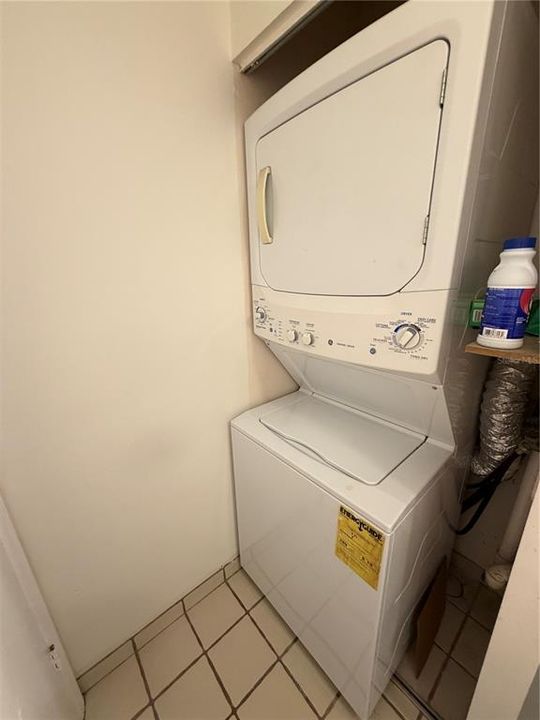 For Sale: $124,500 (1 beds, 1 baths, 646 Square Feet)