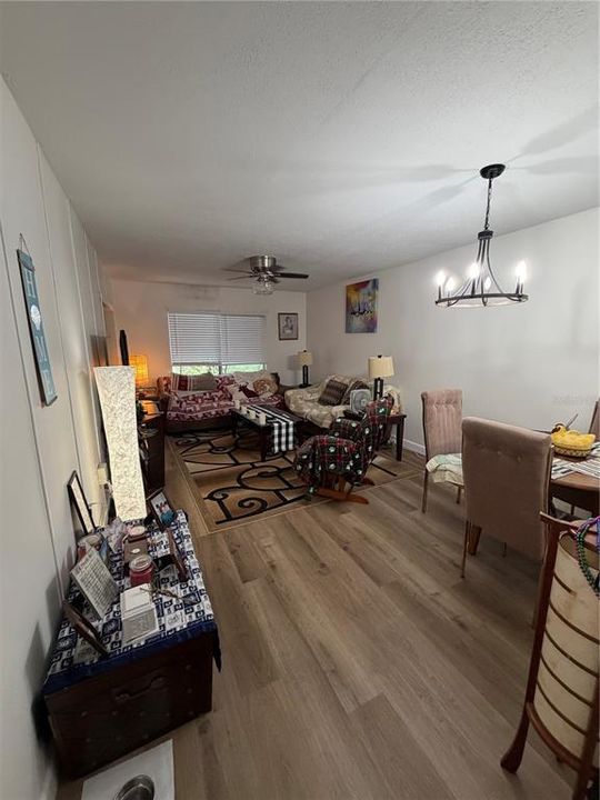 For Sale: $124,500 (1 beds, 1 baths, 646 Square Feet)