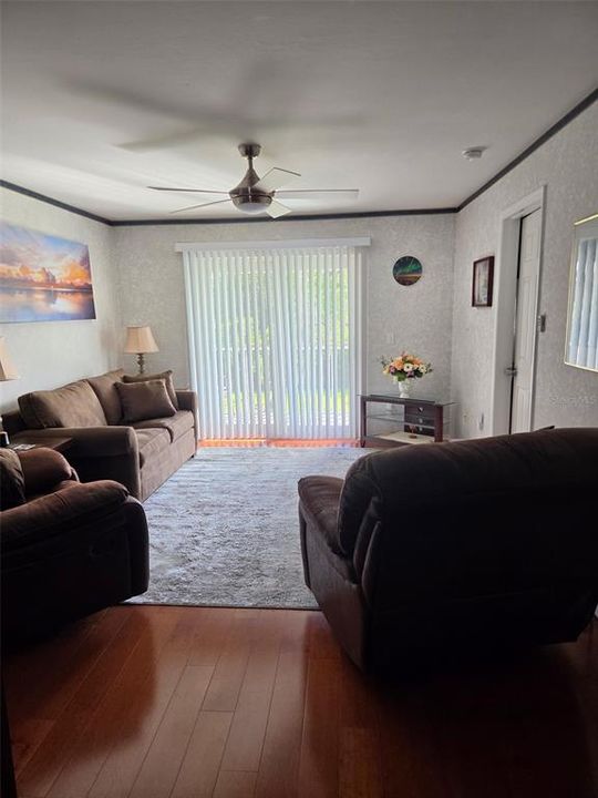 For Sale: $147,500 (2 beds, 2 baths, 897 Square Feet)