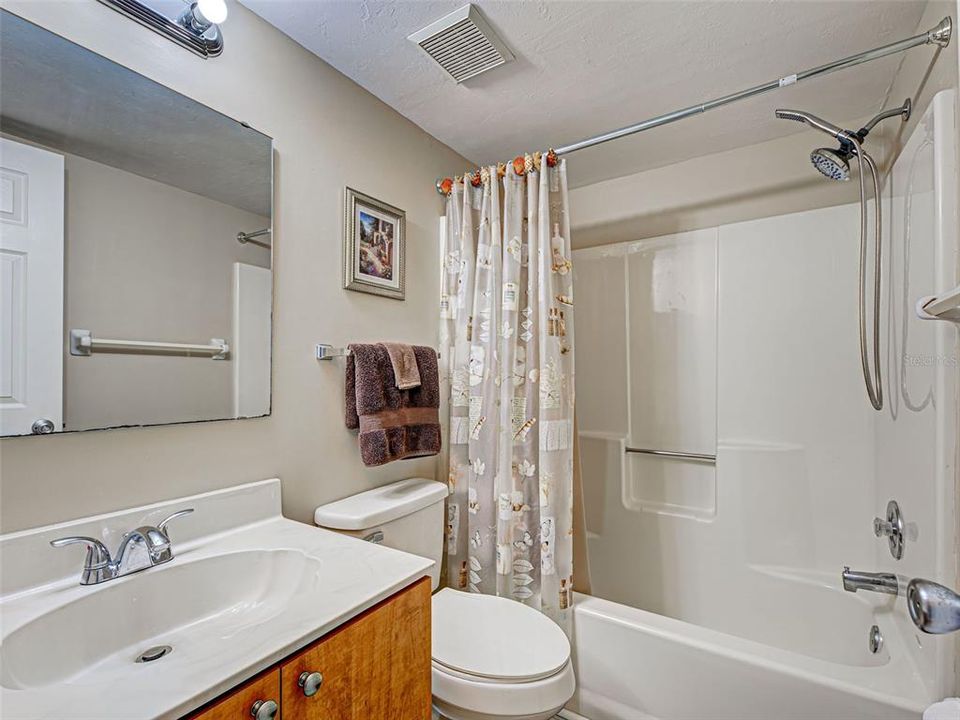 For Sale: $147,500 (2 beds, 2 baths, 897 Square Feet)